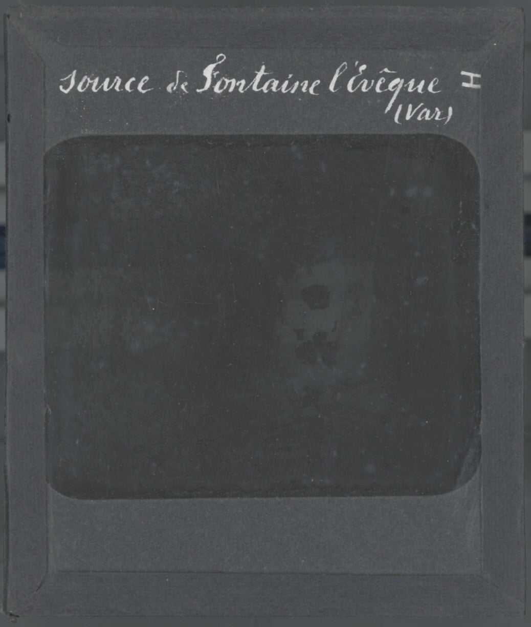 Source Fontaine l’Evêque, Var, photo ancienne plaque de verre, positif 8,5x10 cm