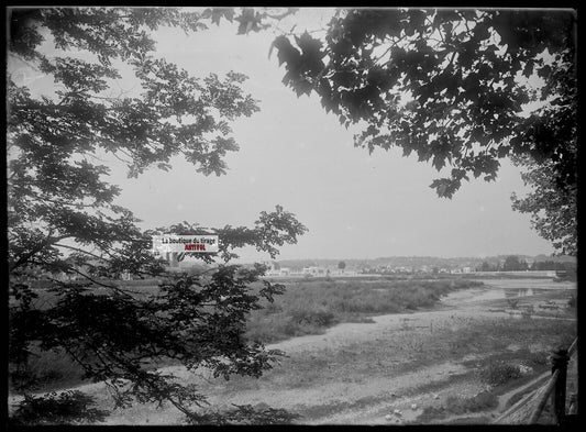 Plaque verre photo ancienne négatif noir et blanc 13x18 cm rivière Vichy paysage