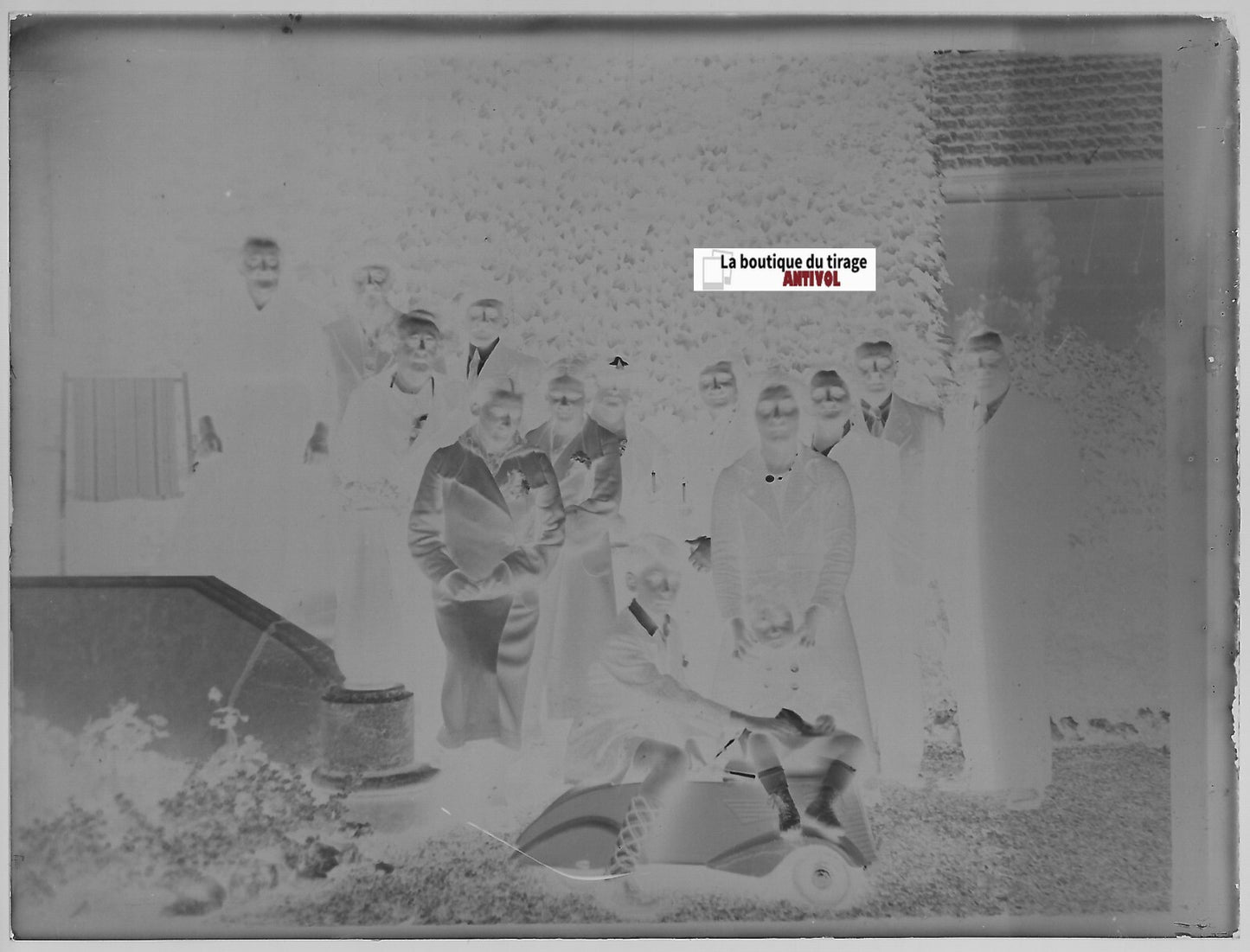 Famille, France, Plaque verre photo ancienne, négatif noir & blanc 9x12 cm