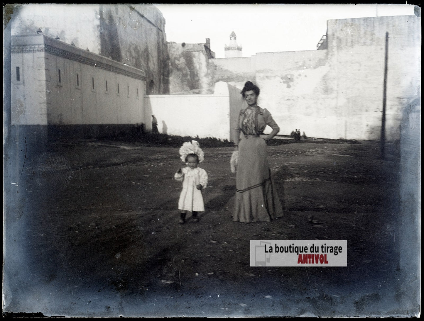 Jeune mère et enfant, Algérie, plaque verre photo ancienne, négatif 9x12 cm