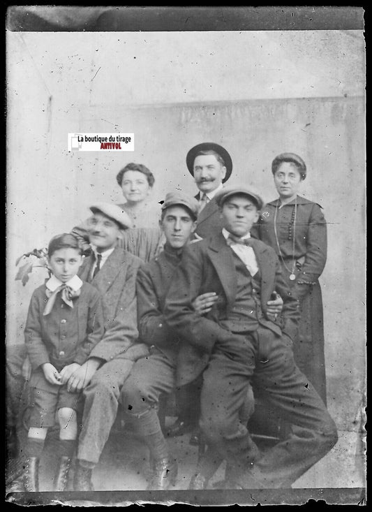 Famille, ouvriers, Plaque verre photo ancienne, négatif noir & blanc 6x9 cm