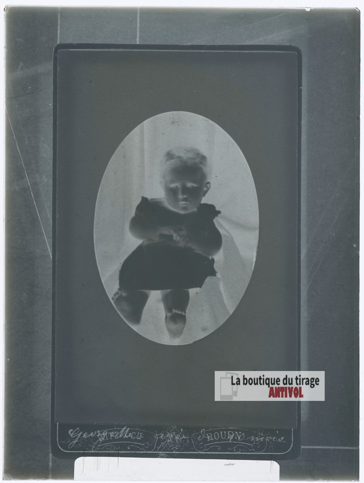 Portrait d'un nourrisson en robe, plaque verre photo ancienne, négatif 9x12 cm