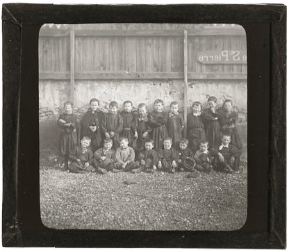 Groupe enfants Saint-Pierre, photo ancienne plaque de verre, positif 8,5x10 cm
