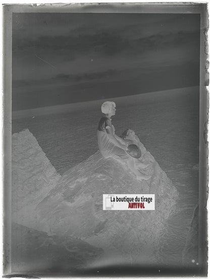 Femme, personnage, photo ancienne plaque verre, négatif noir & blanc, 9x12 cm