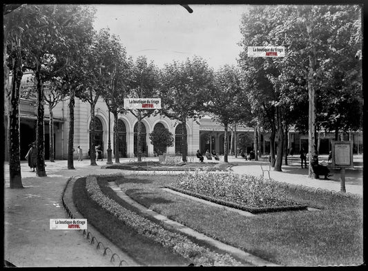 Plaque verre photo ancienne négatif noir et blanc 13x18 cm Vichy France sources