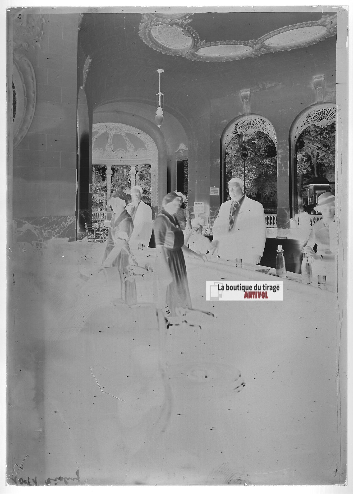 Plaque verre photo ancienne négatif noir et blanc 13x18 cm Vichy source eau