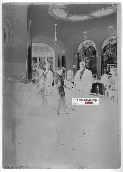 Plaque verre photo ancienne négatif noir et blanc 13x18 cm Vichy source eau