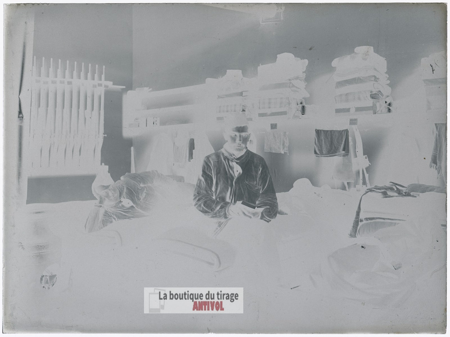 Chambrée militaire, soldats, plaque verre, photo ancienne, négatif 9x12 cm