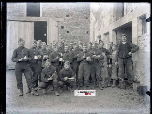 Soldats français en caserne, plaque verre, photo ancienne, négatif N&B 9x12 cm