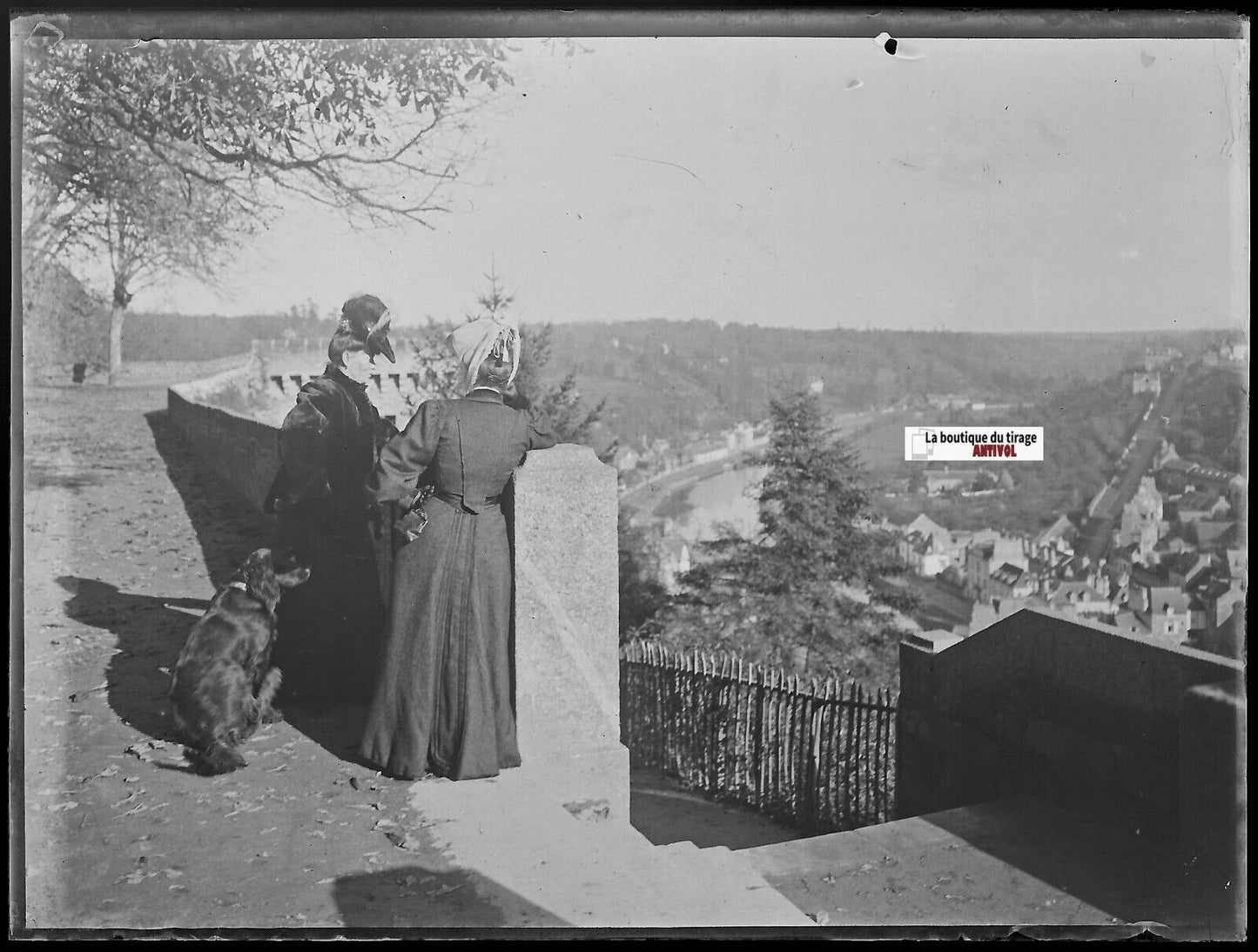 Dinan, femmes en robe, Plaque verre photo ancienne, négatif noir & blanc 9x12 cm