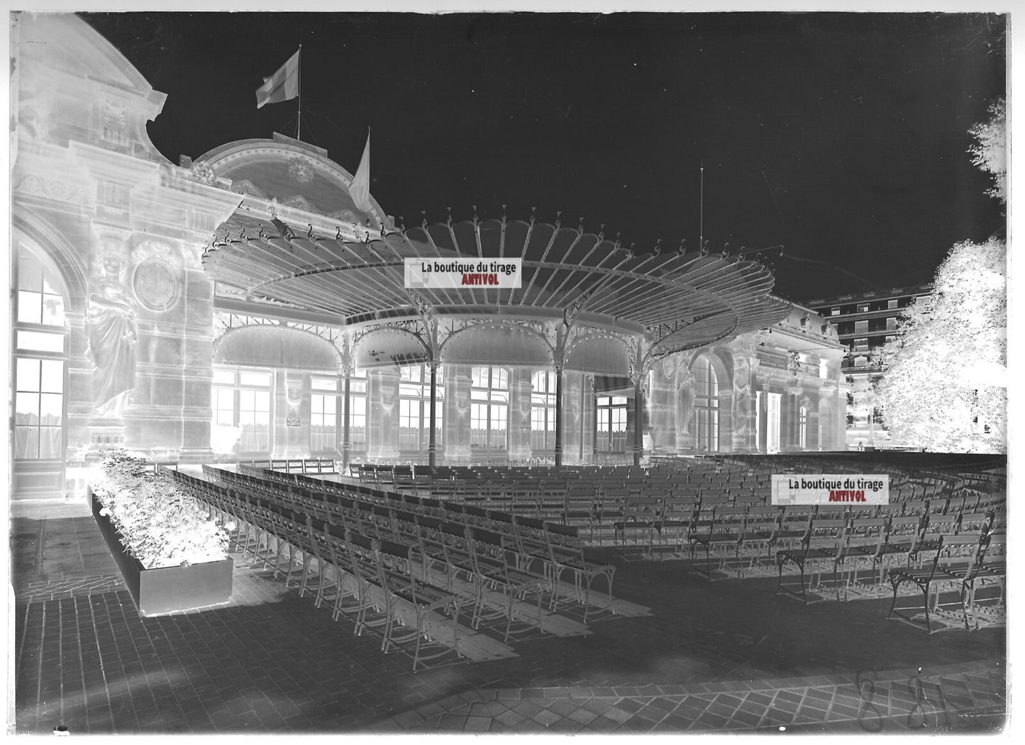 Plaque verre photo ancienne négatif noir et blanc 13x18 cm casino de Vichy