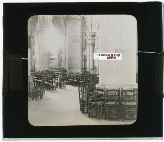 Intérieur d’église gothique, photo plaque verre, noir & blanc, positif 8,5x10 cm