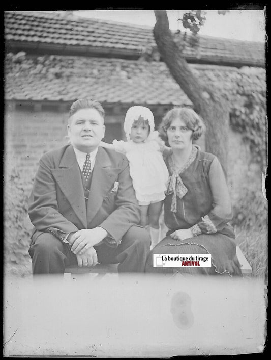 Famille couple enfant, Plaque verre photo ancienne, négatif noir & blanc 9x12 cm