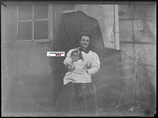 Maman, enfant, France, Plaque verre photo ancienne, négatif noir & blanc 9x12 cm