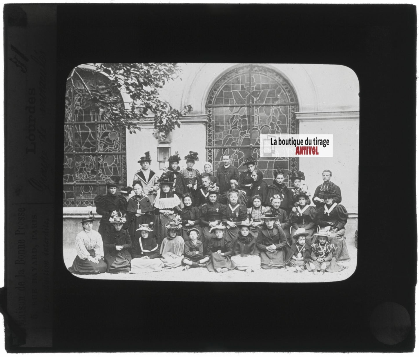 Miraculés de Lourdes, photo plaque verre, noir et blanc, positif 8,5x10 cm