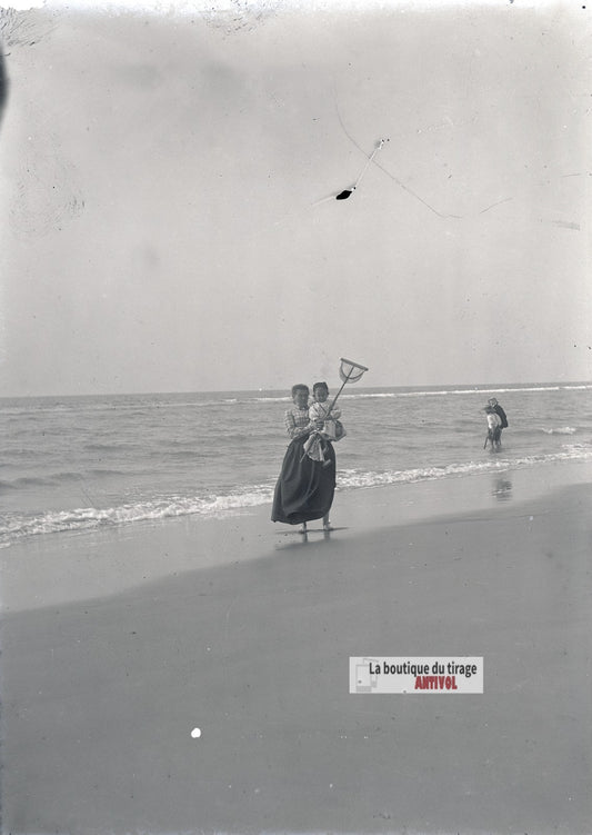 Femme, enfant, mer, Berck-Plage, plaque verre photo ancienne, négatif 9x12 cm