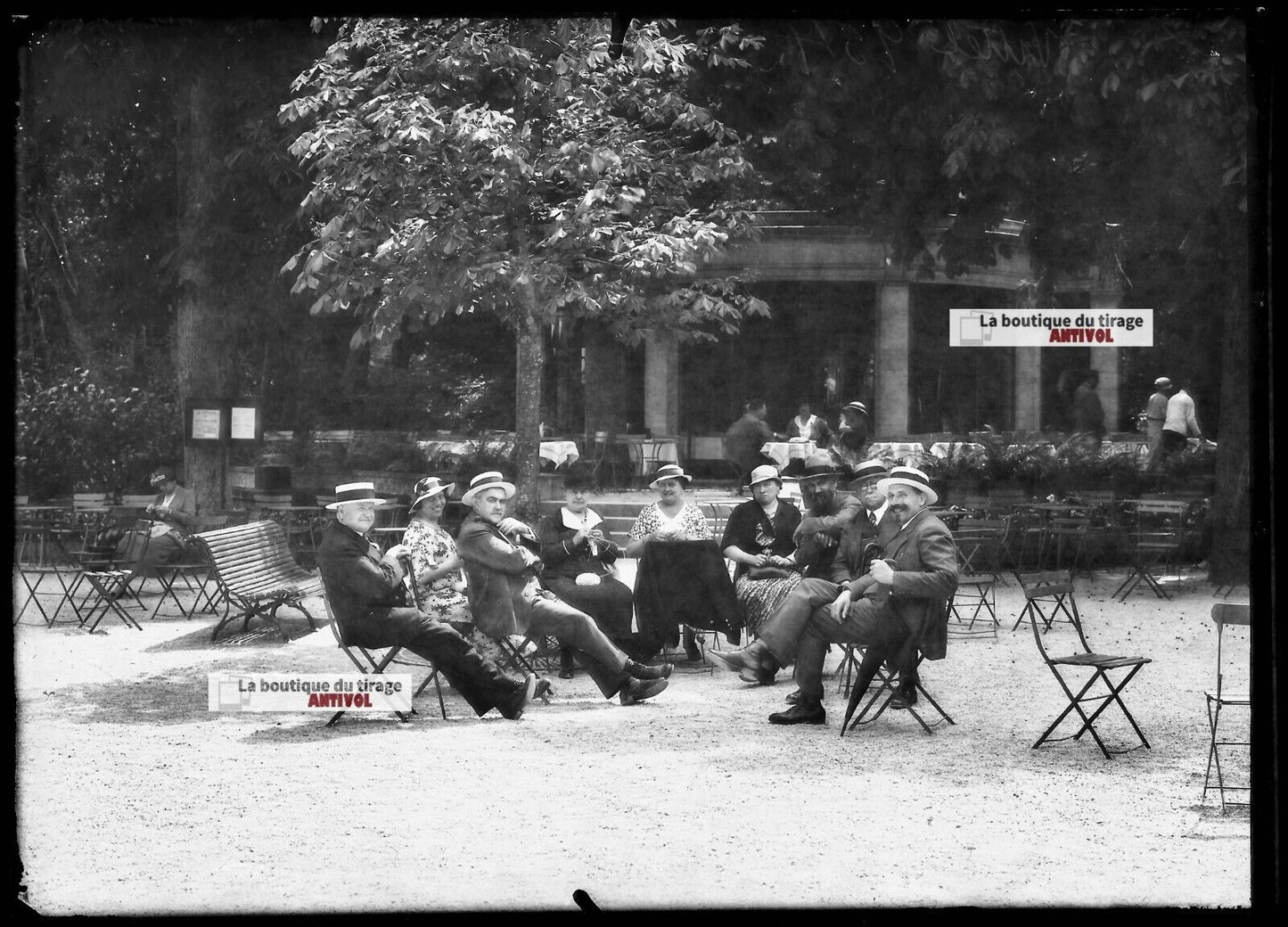 Plaque verre photo ancienne négatif noir et blanc 13x18 cm Vichy parc public