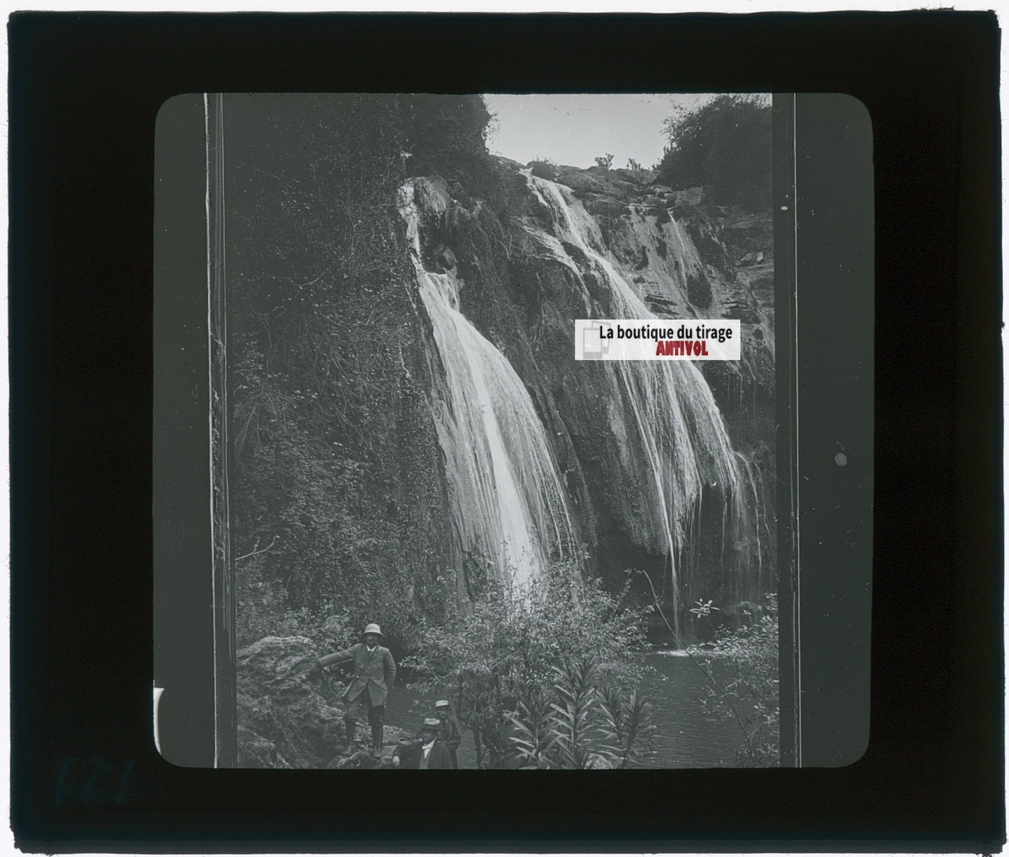 Cascade, hommes, nature, photo plaque verre, noir & blanc, positif 8,5x10 cm