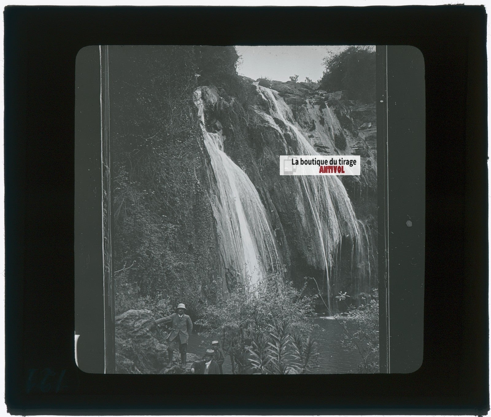 Cascade, hommes, nature, photo plaque verre, noir & blanc, positif 8,5x10 cm