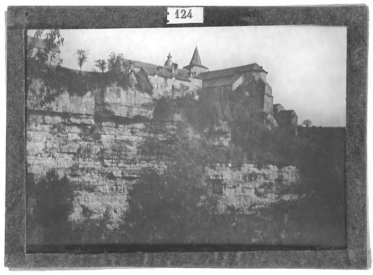 Plaque verre photo ancienne positif noir et blanc 6x9 cm village Cévennes France