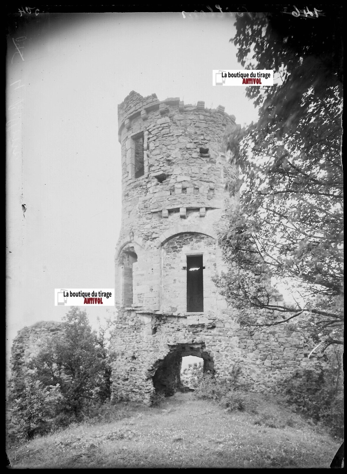 Plaque verre photo ancienne négatif noir et blanc 13x18 cm Billom ruine château