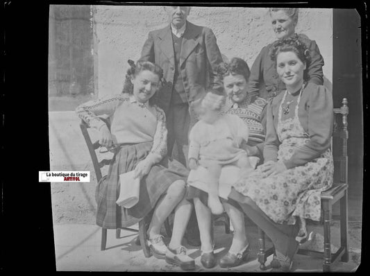 Famille, maison, Plaque verre photo ancienne, négatif noir & blanc 9x12 cm