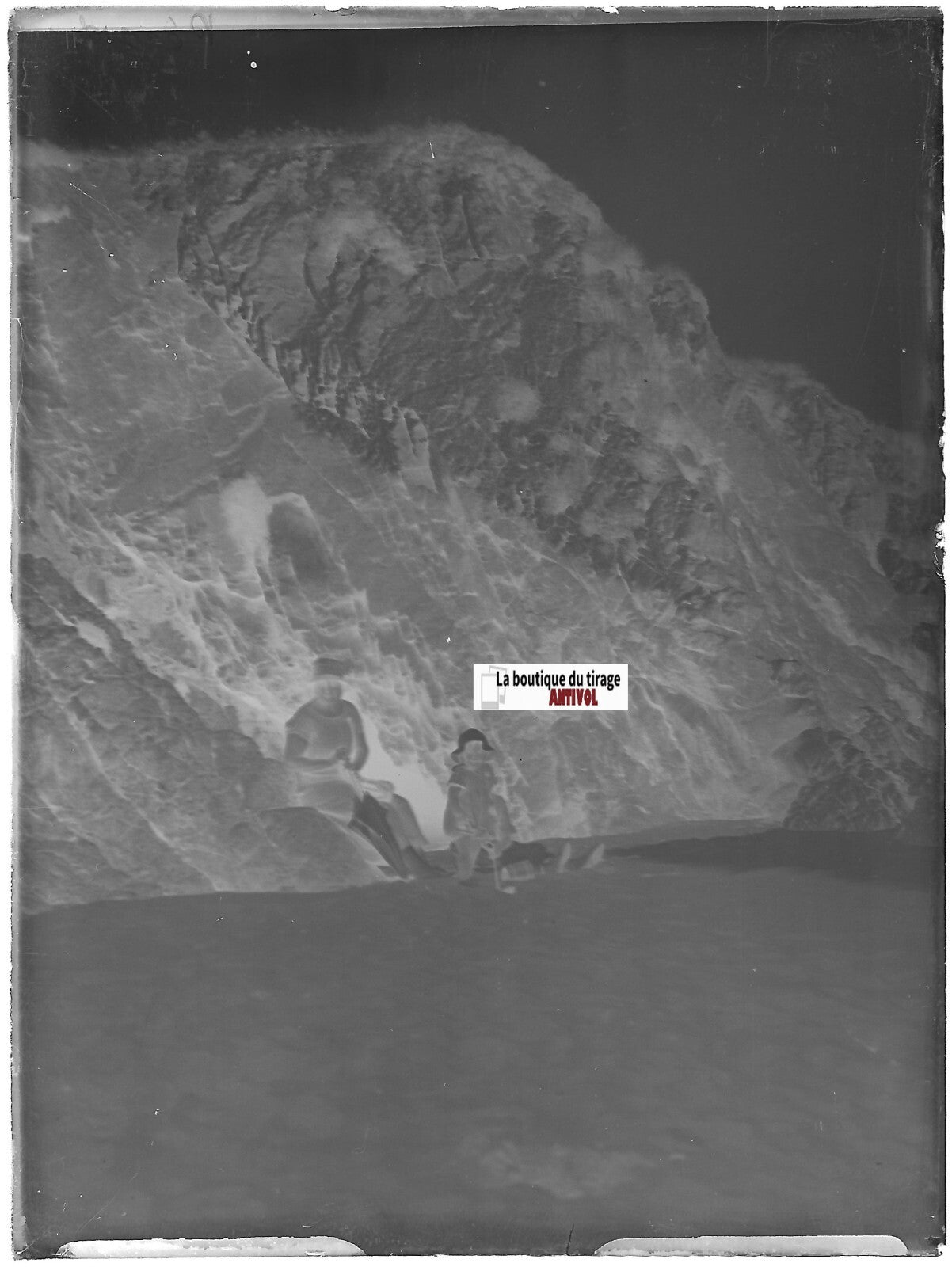 Famille, océan rocher, Plaque verre photo ancienne, négatif noir & blanc 9x12 cm