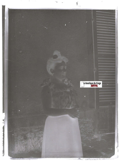 Portrait, femme, Plaque verre photo ancienne, négatif noir & blanc 6x9 cm