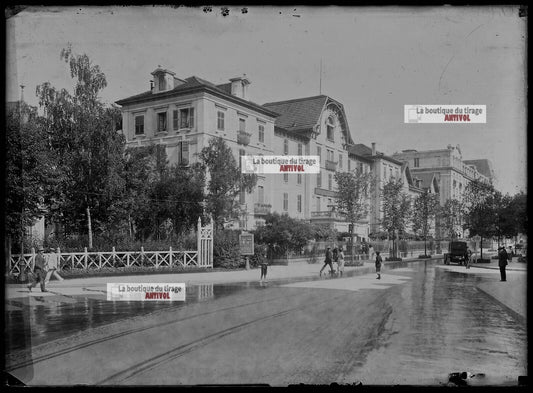 Plaque verre photo ancienne négatif noir et blanc 13x18 cm Vittel France ville