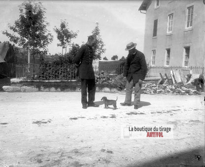 Deux hommes, chien, militaire, plaque verre photo ancienne, négatif 9x12 cm