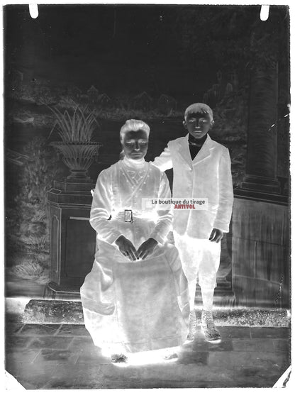 Plaque verre photo ancienne négatif noir et blanc 9x12 cm personnages France