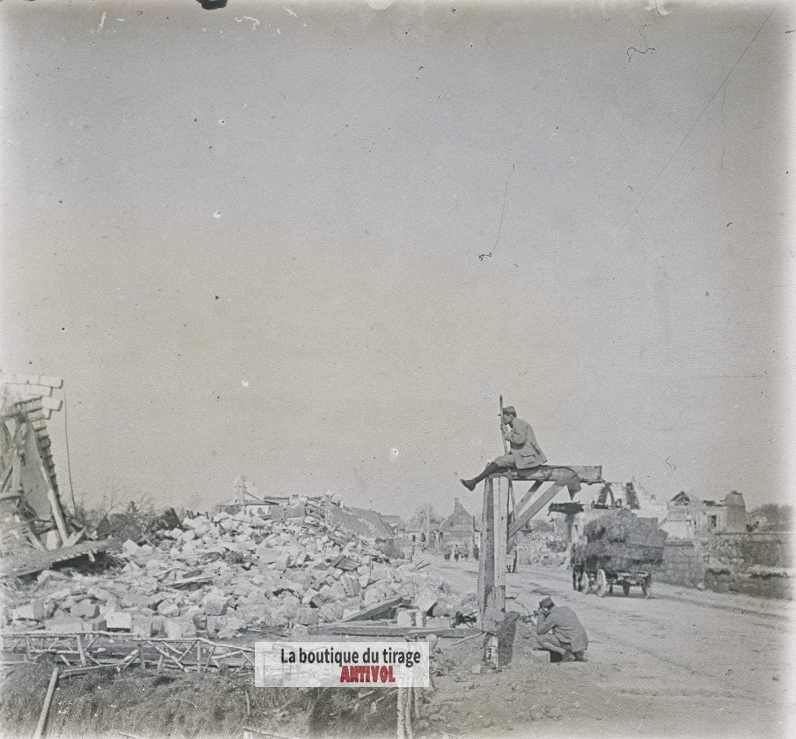 Village en ruines, soldat guerre WW1, plaque verre photo ancienne stéréo 6x13 cm