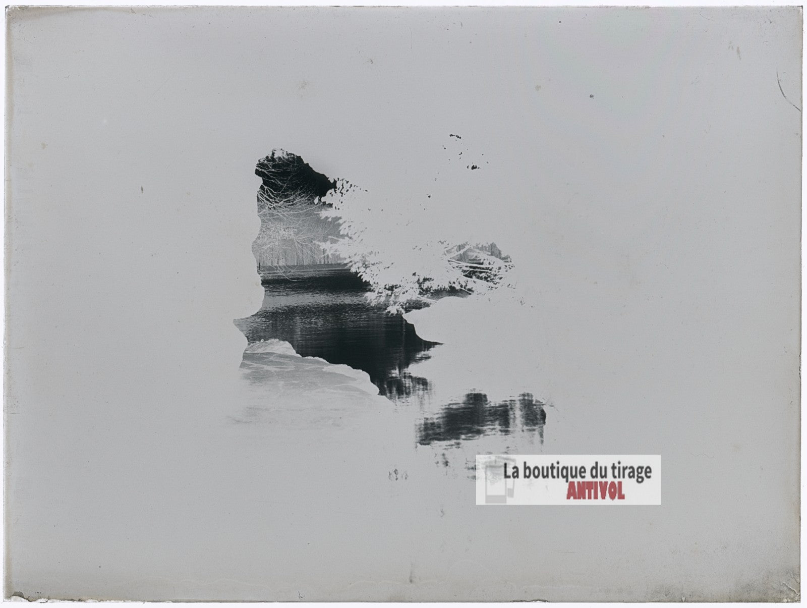 Vue d’un lac depuis une grotte, plaque verre photo ancienne, négatif 9x12 cm