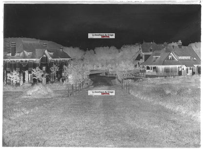 Plaque verre photo ancienne négatif noir et blanc 13x18 cm Vittel maisons