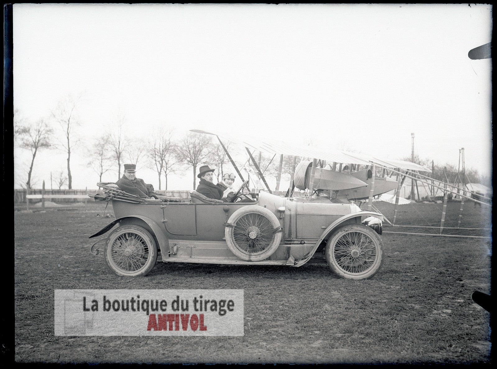Voiture, avion biplan, civils, plaque verre, photo ancienne, négatif 9x12 cm