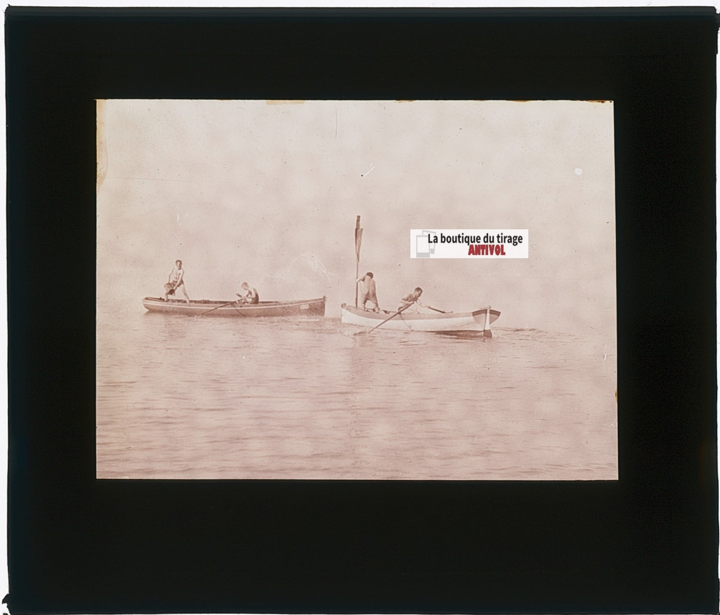Bateaux, barques, hommes, photo plaque verre, noir & blanc, positif 8,5x10 cm
