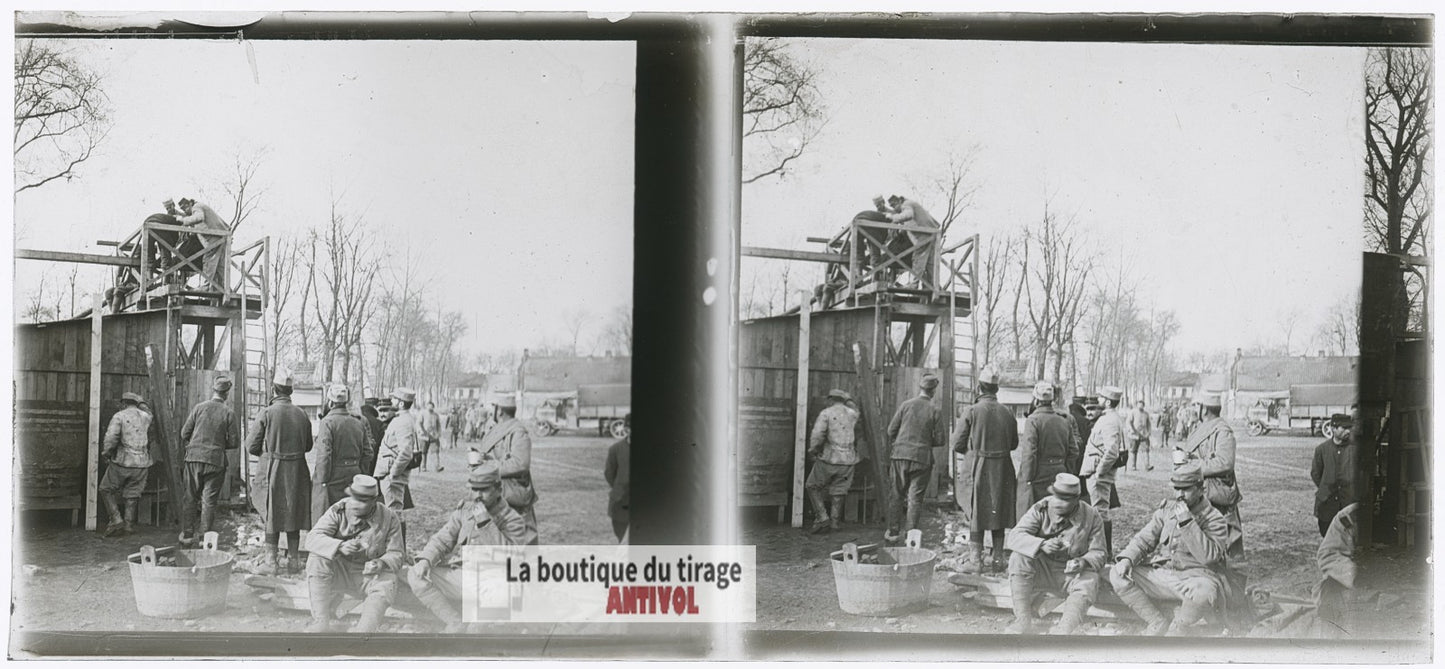 Construction, cantonnement WW1, plaque verre photo ancienne stéréo 6x13 cm