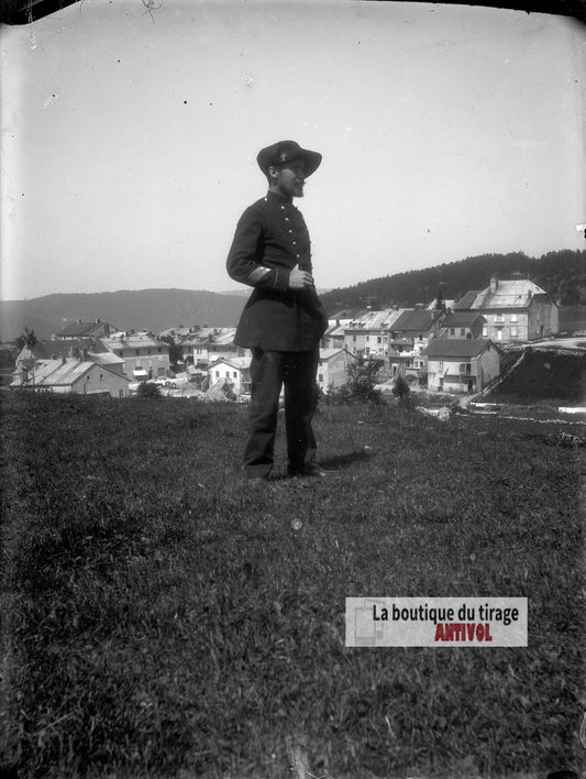 Portrait d'un douanier, montagne, plaque verre photo ancienne, négatif 9x12 cm