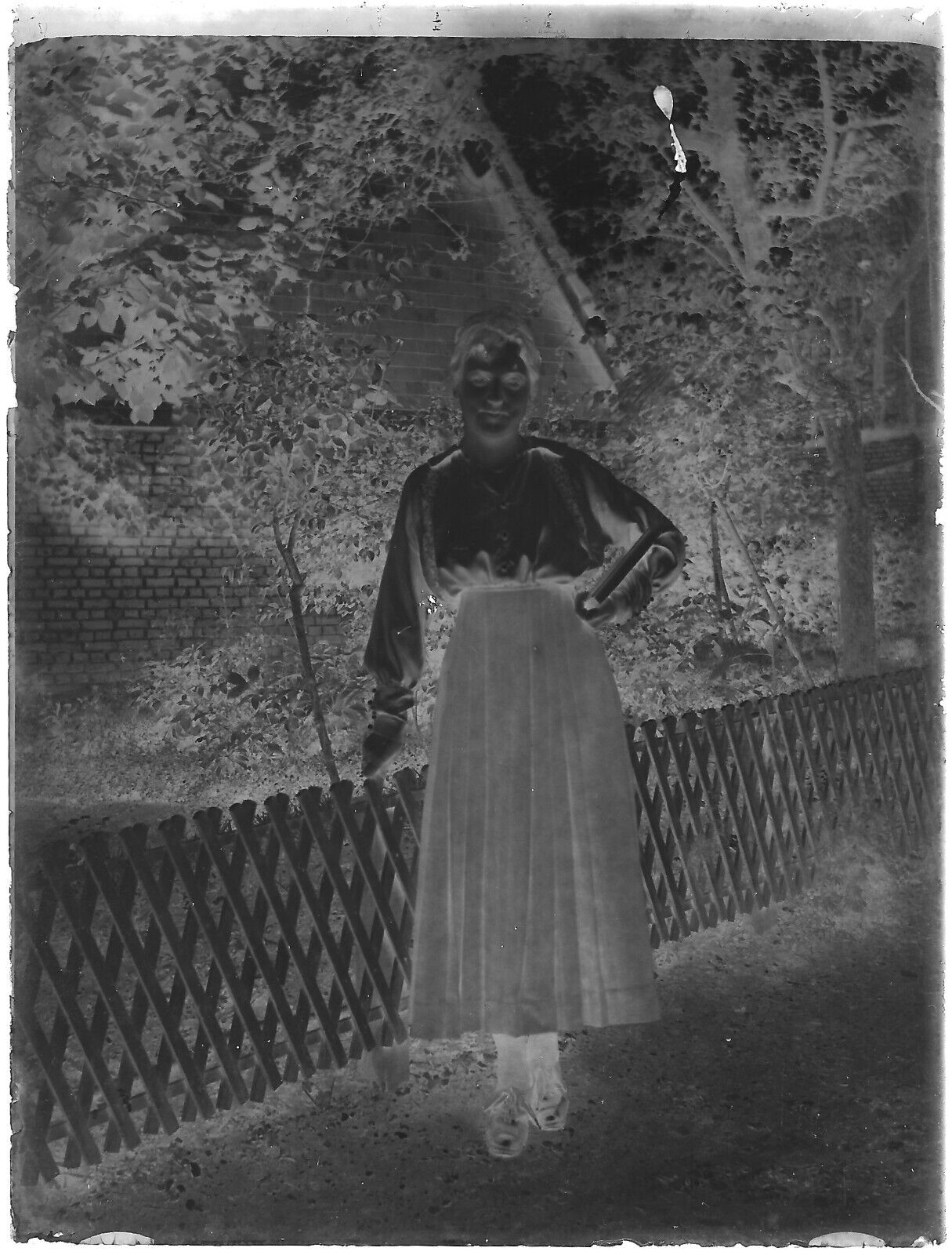 Plaque verre photo ancienne négatif noir et blanc 9x12 cm portrait femme France 