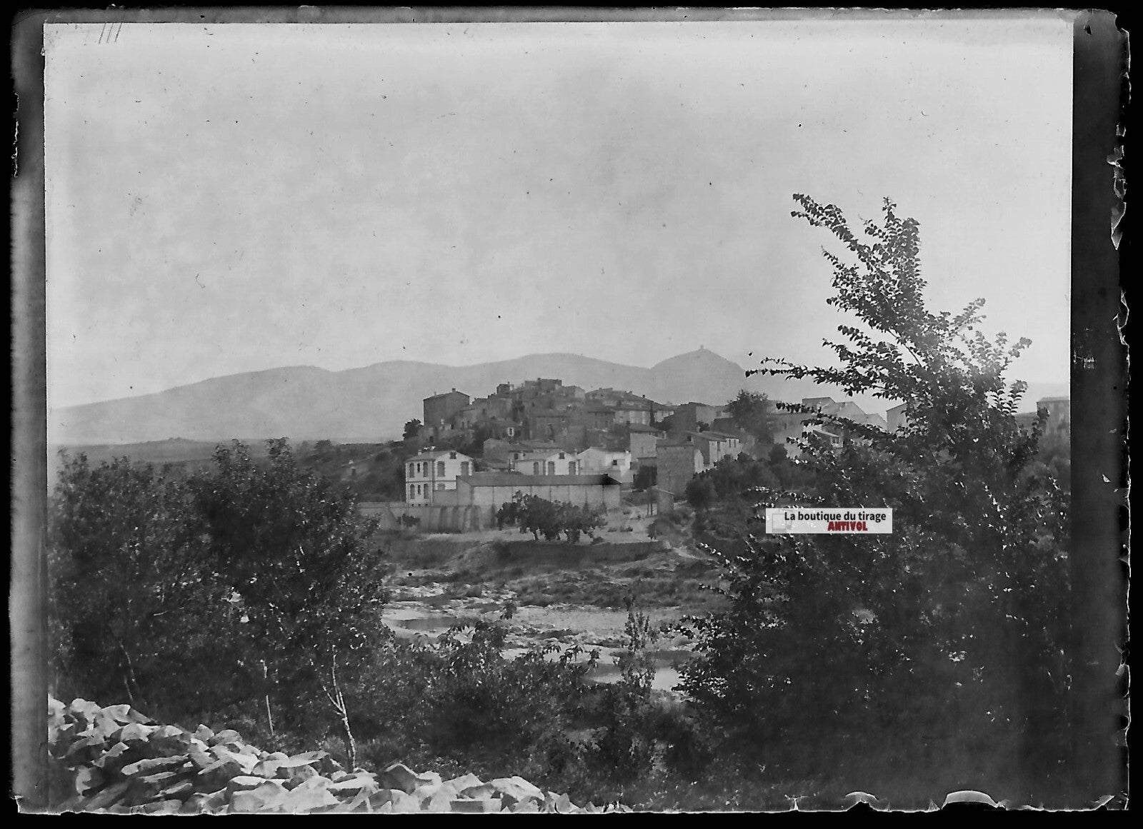 Plaque verre photo ancienne négatif noir et blanc 6x9 cm village maisons paysage