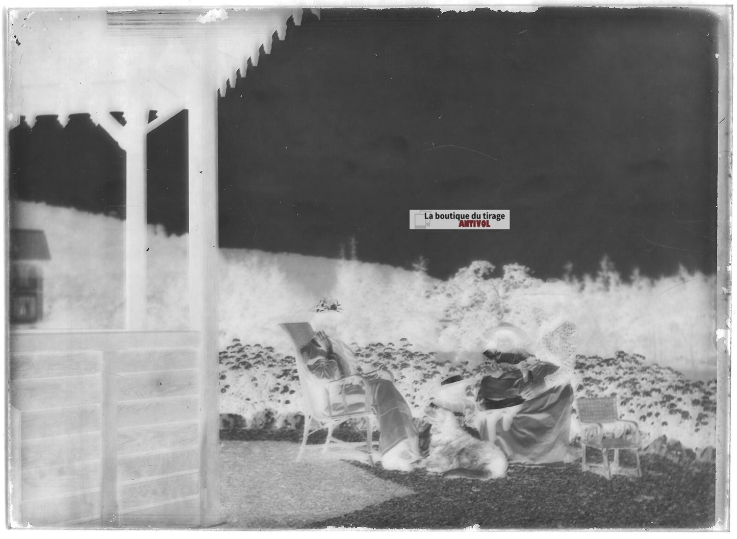 Plaque verre photo ancienne négatif noir et blanc 13x18 cm enfants jardin France