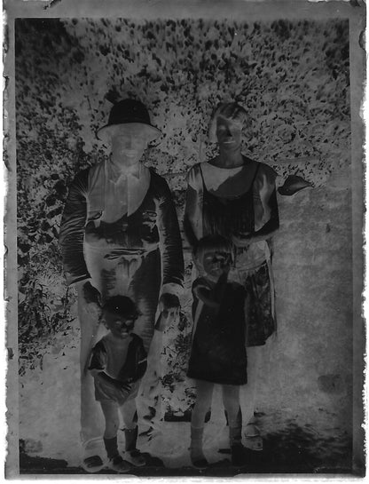 Plaque verre photo ancienne noir et blanc négatif 9x12 cm couple avec enfants 