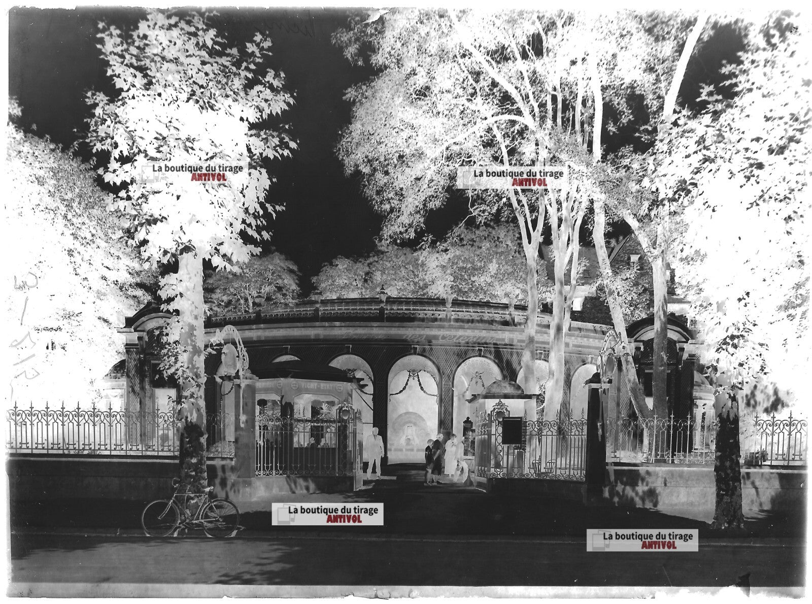 Plaque verre photo ancienne négatif noir et blanc 13x18 cm Vichy Célestins