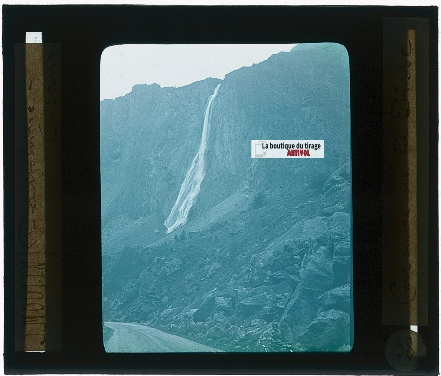 Cascade de la Pisse, photo J. Moulin, plaque verre, couleur, positif 8,5x10 cm