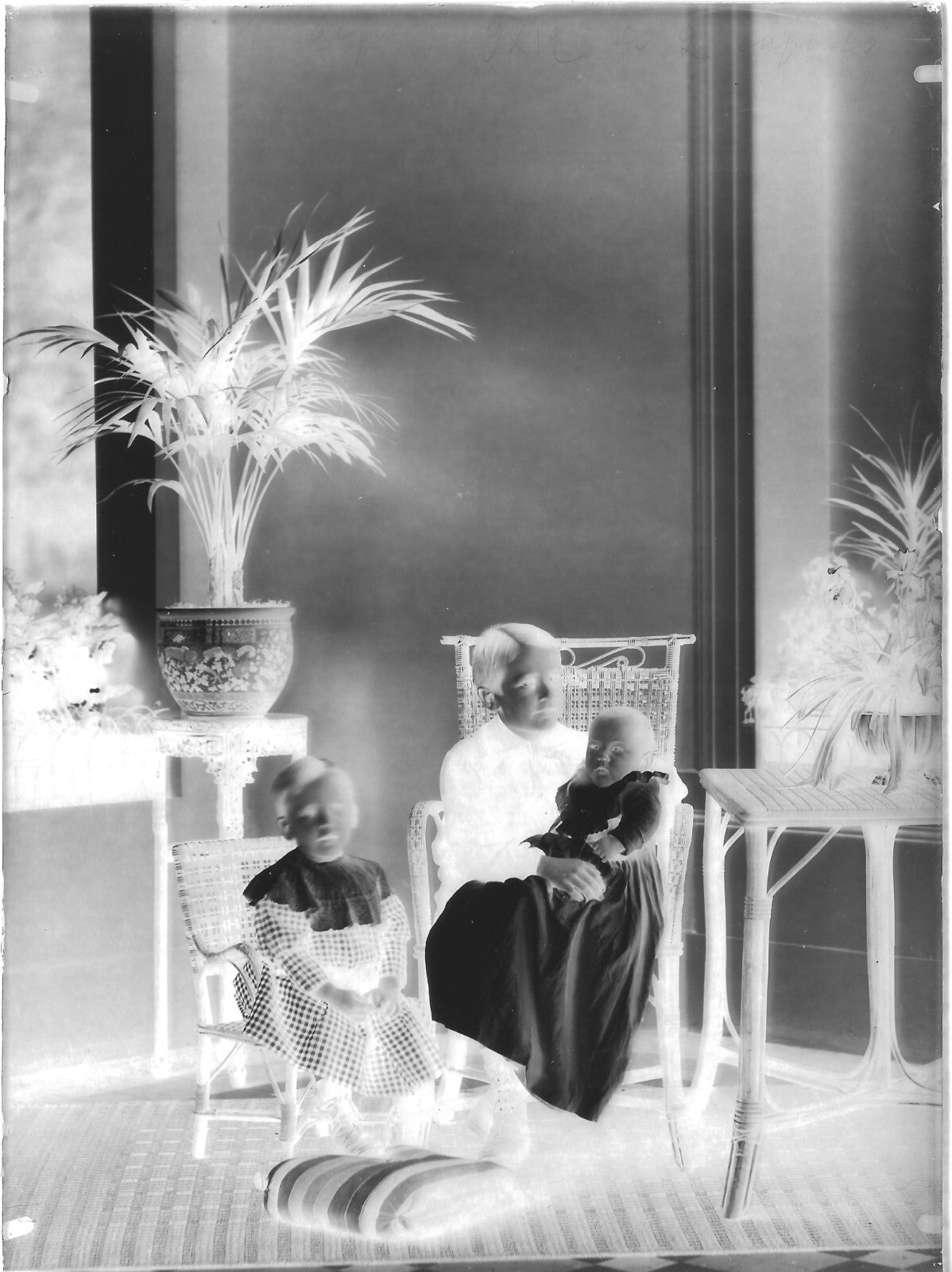 Plaque verre photo négatif 13x18 cm enfants, bébé, noir et blanc vintage famille