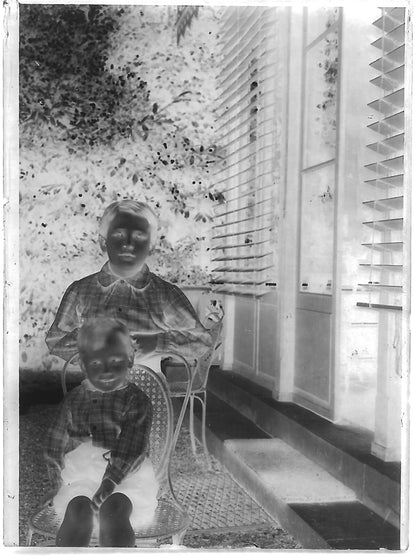 Plaque verre photo négatif noir et blanc 6x9 cm enfant portrait antiquité