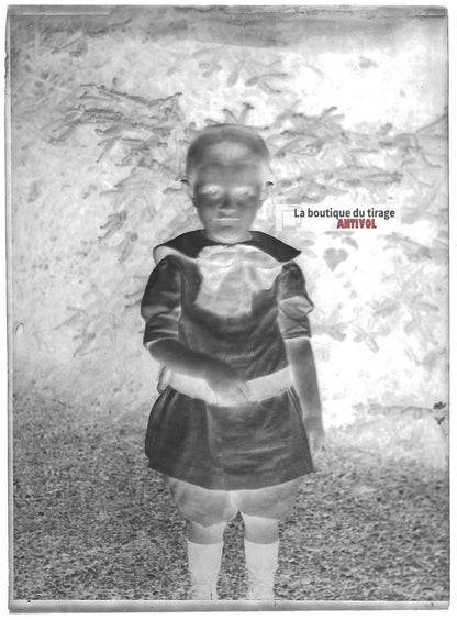 Plaque verre photo ancienne négatif noir et blanc 13x18 cm jeune garçon vintage
