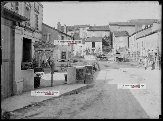 Plaque verre photo ancienne négatif noir et blanc 13x18 cm Vittel fontaine