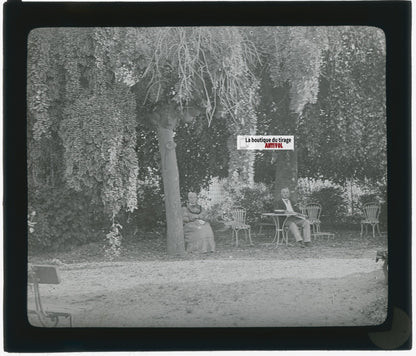 Couple, personnages, photo plaque verre, noir & blanc, positif 8,5x10 cm