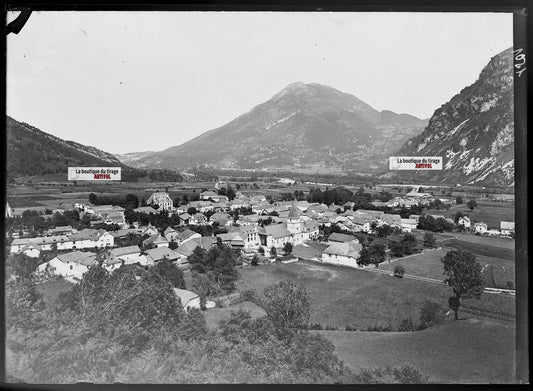Plaque verre photo ancienne négatif noir et blanc 13x18 cm Bielle village France